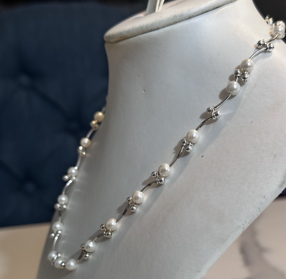 Elegant Twisted Faux Pearl Necklace with Silver-Tone Finish