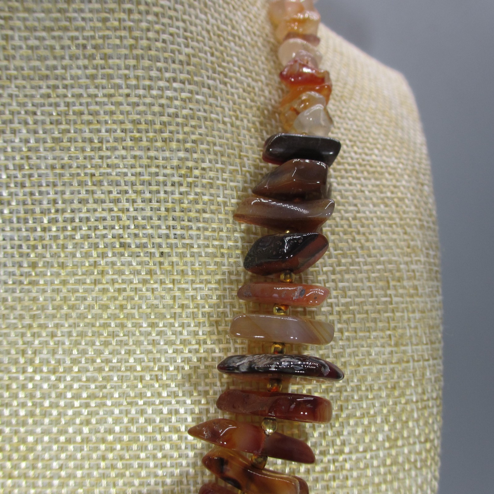Vintage Stone Chip Necklace Pendant Orange Brown Gold Tone 17 Inch