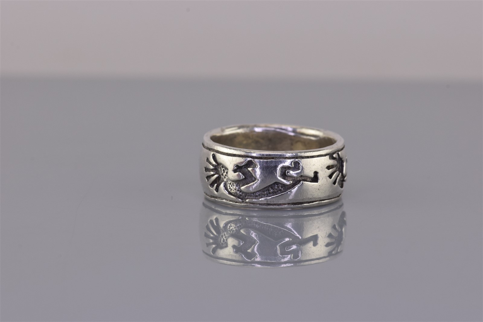 Peter Stone Sterling Silver 8mm Carved Kokopelli Eternity Band Ring 925 Sz: 5