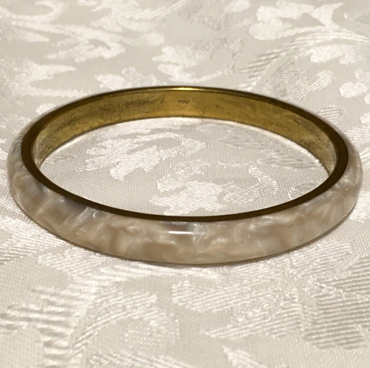 Vintage Plastic Metal Bangle Bracelet Iridescent Beige Swirl Desing Statement