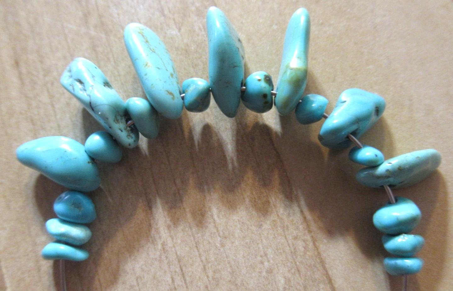 7 SM KINGMAN TURQUOISE PENDANTS 13 to 17mm & 12 SM NUGGETS 4 to 7mm 35tcw #830
