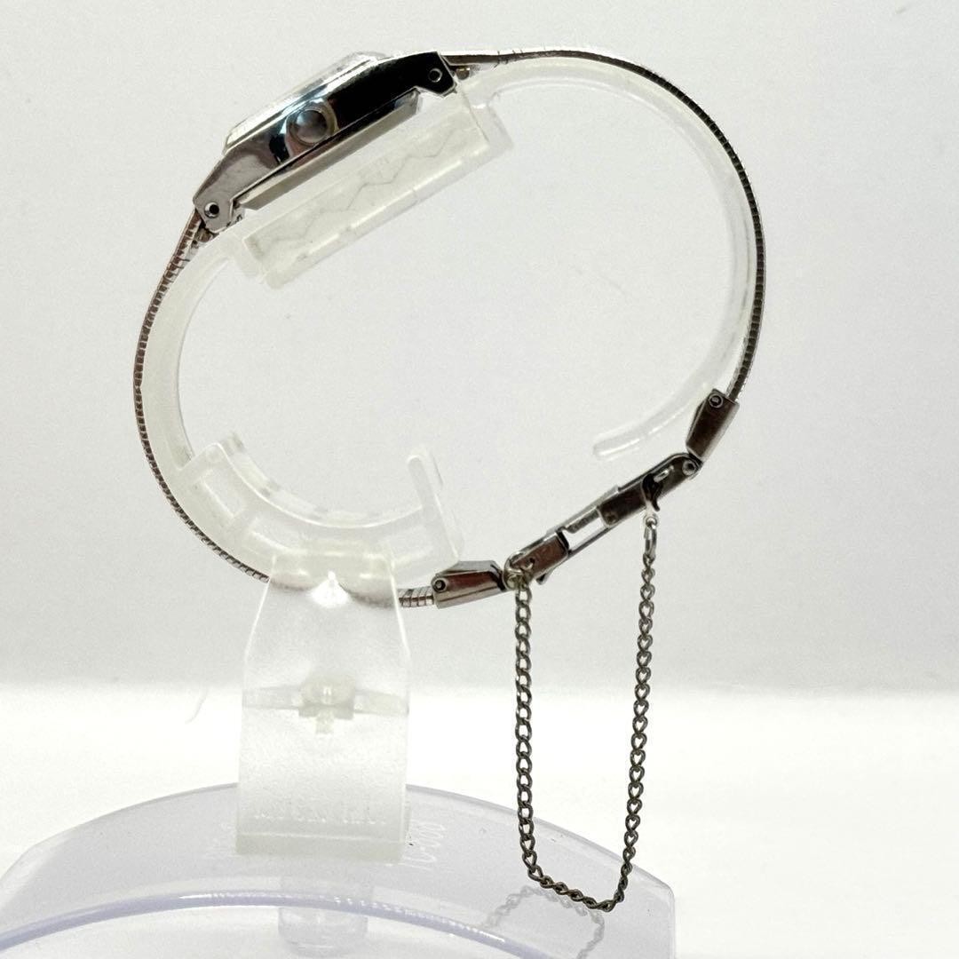 Excellent condition working item CITIZEN quartz new battery silver square bracel