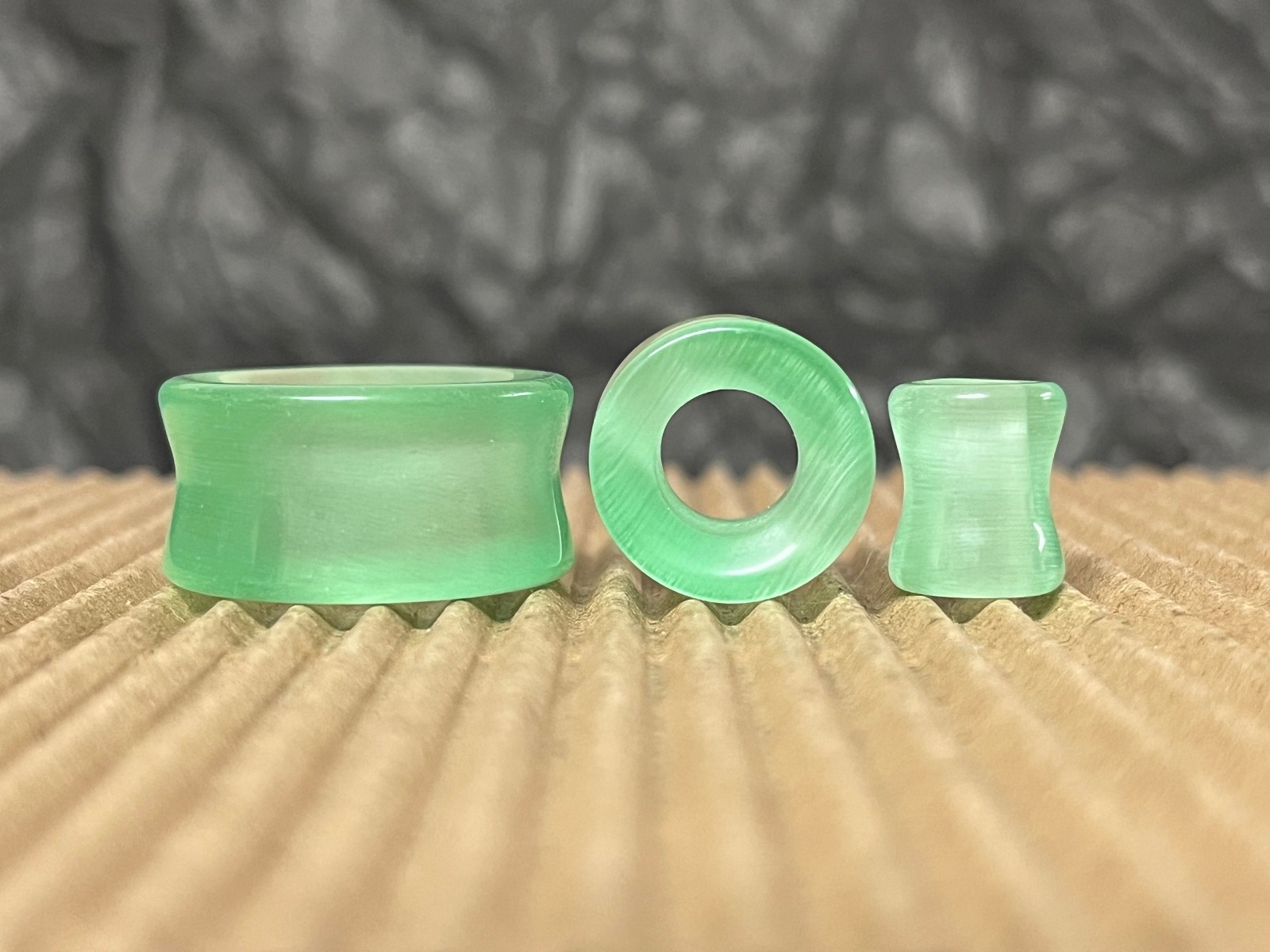 PAIR Green Cat Eye Stone Double Flare Tunnels Plugs Earlets Gauges Body Jewelry