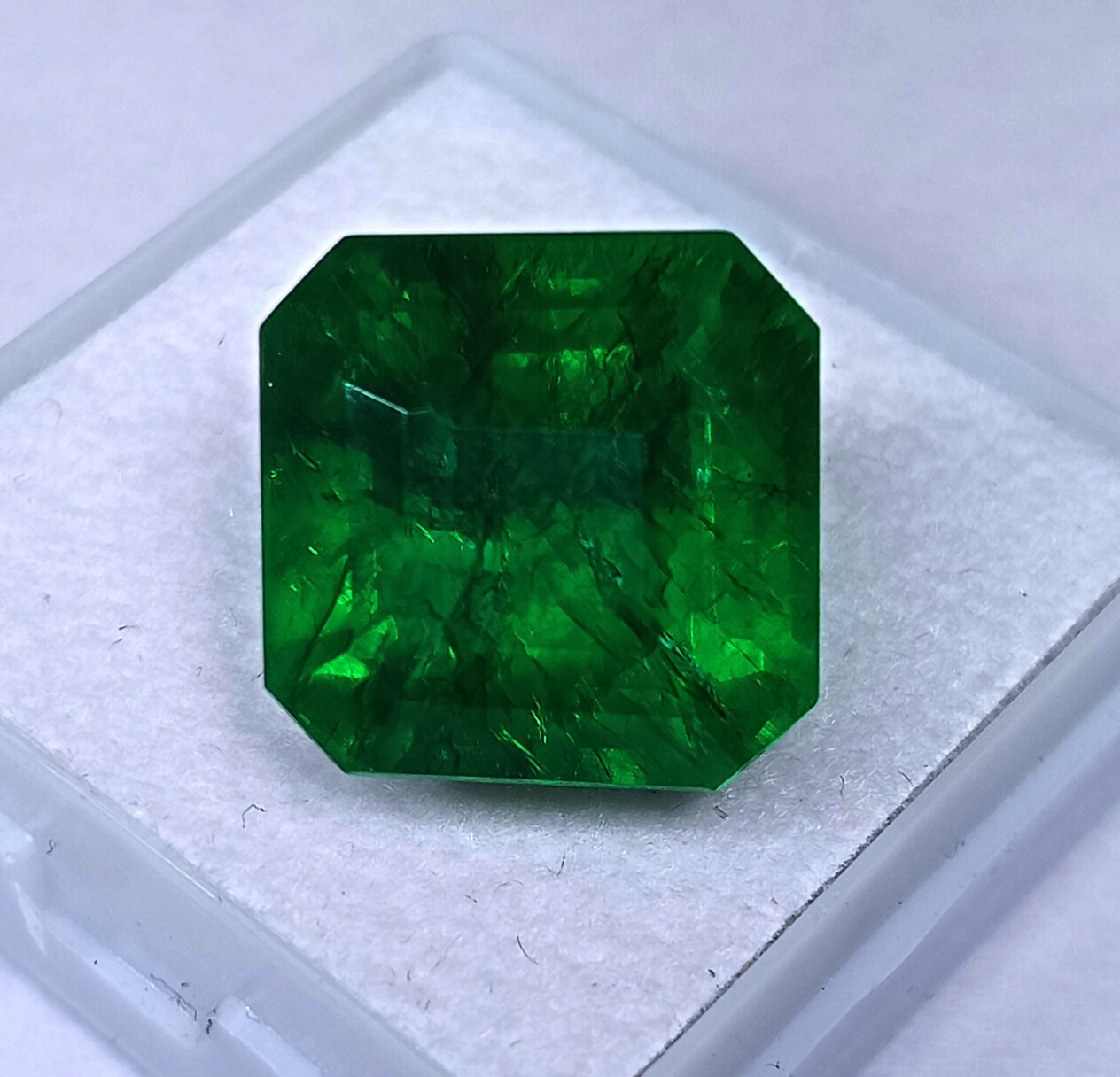 Natural 13.30 Ct Colombian Green Emerald Certified Asscher Shape Loose Gemstone