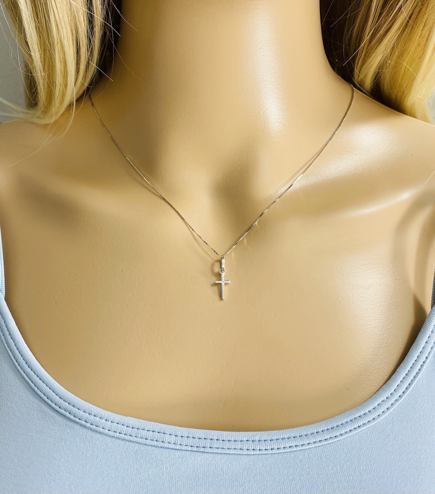 14k Solid White Gold 0.7″ Cross Pendant 14kt 0.5mm Box Chain 16″ 18” 20″- PT143W
