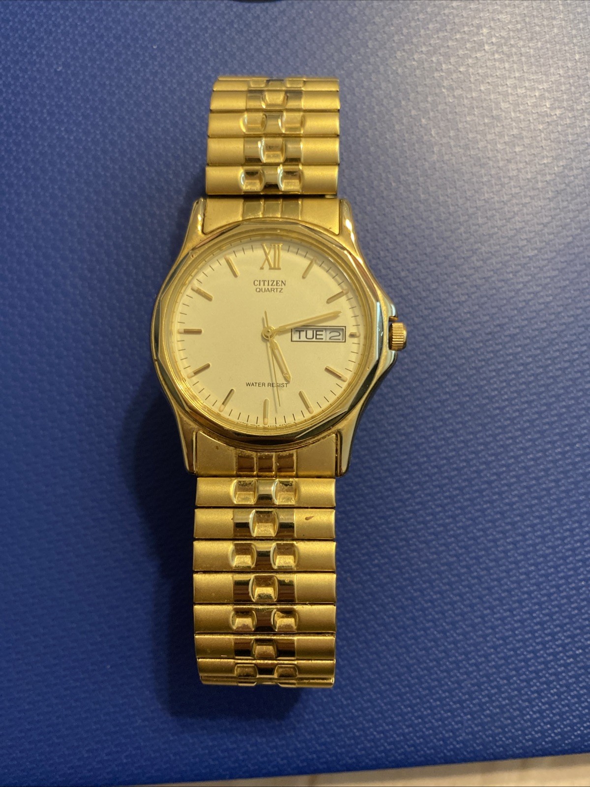Citizen Men’s Vintage Quartz Watch Gold Tone Dial with Day/Date Feature