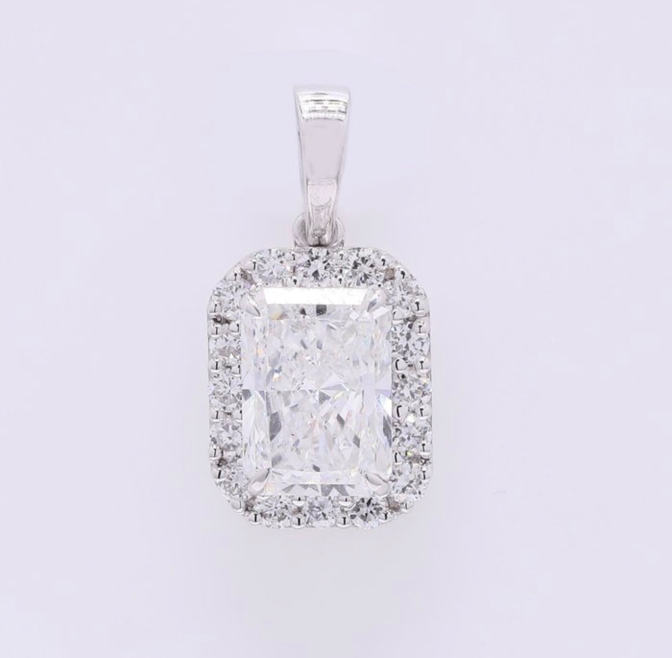 2.22ct LG Diamond Pendant, 14kt White Gold, Halo, IGI Certificate, 1.84ct D/VS2