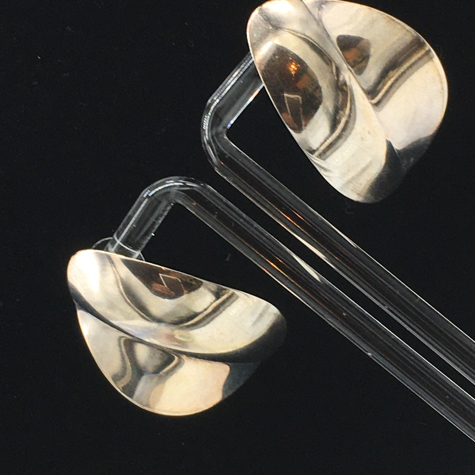 VTG Silver Tone Kidney Shape Stud Earrings 1.5″ Very Reflective