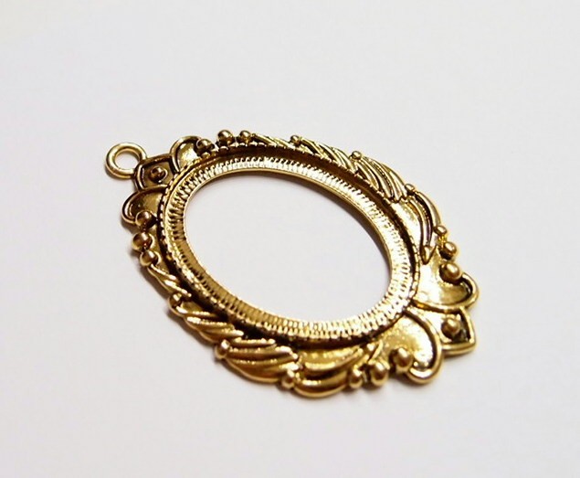 4 of 40x30mm Antique Gold Victorian Deco Beaded Laurel Wreath Pendant Settings