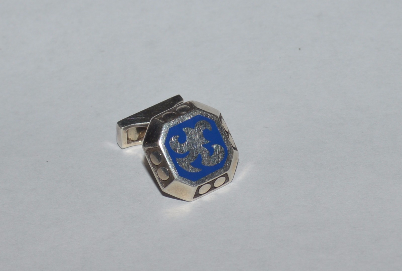 JOHN HARDY STERLING SILVER DAYAK CUFFLINK ONE