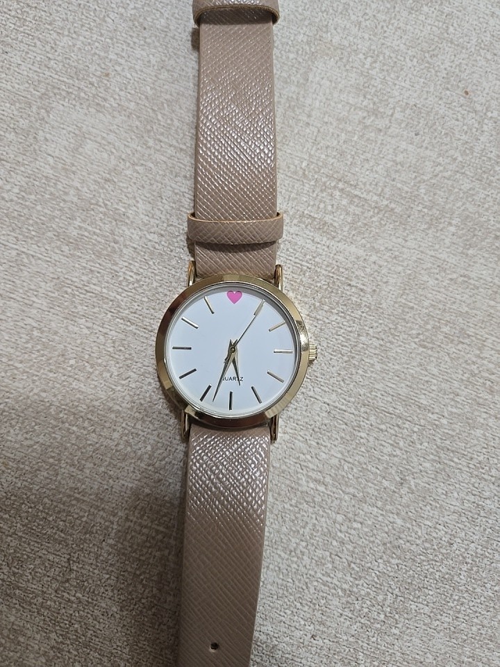 Accutime Watch Corp TGT21509WAC Gold Tone Heart Dial Beige Strap Quartz Watch