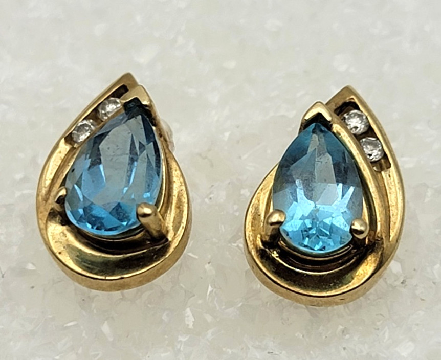 10K Yellow Gold Blue Topaz & Diamond Teardrop Stud Earrings 13mm Vtg. Signed Aj