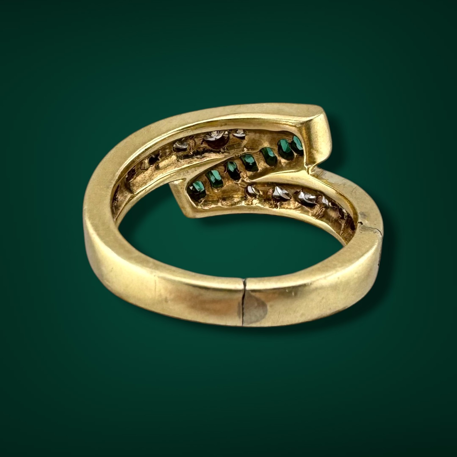 Vintage 90s 14K Yellow Gold 0.50ctw Emerald & 0.64ctw Diamond Bypass Ring 6.96g
