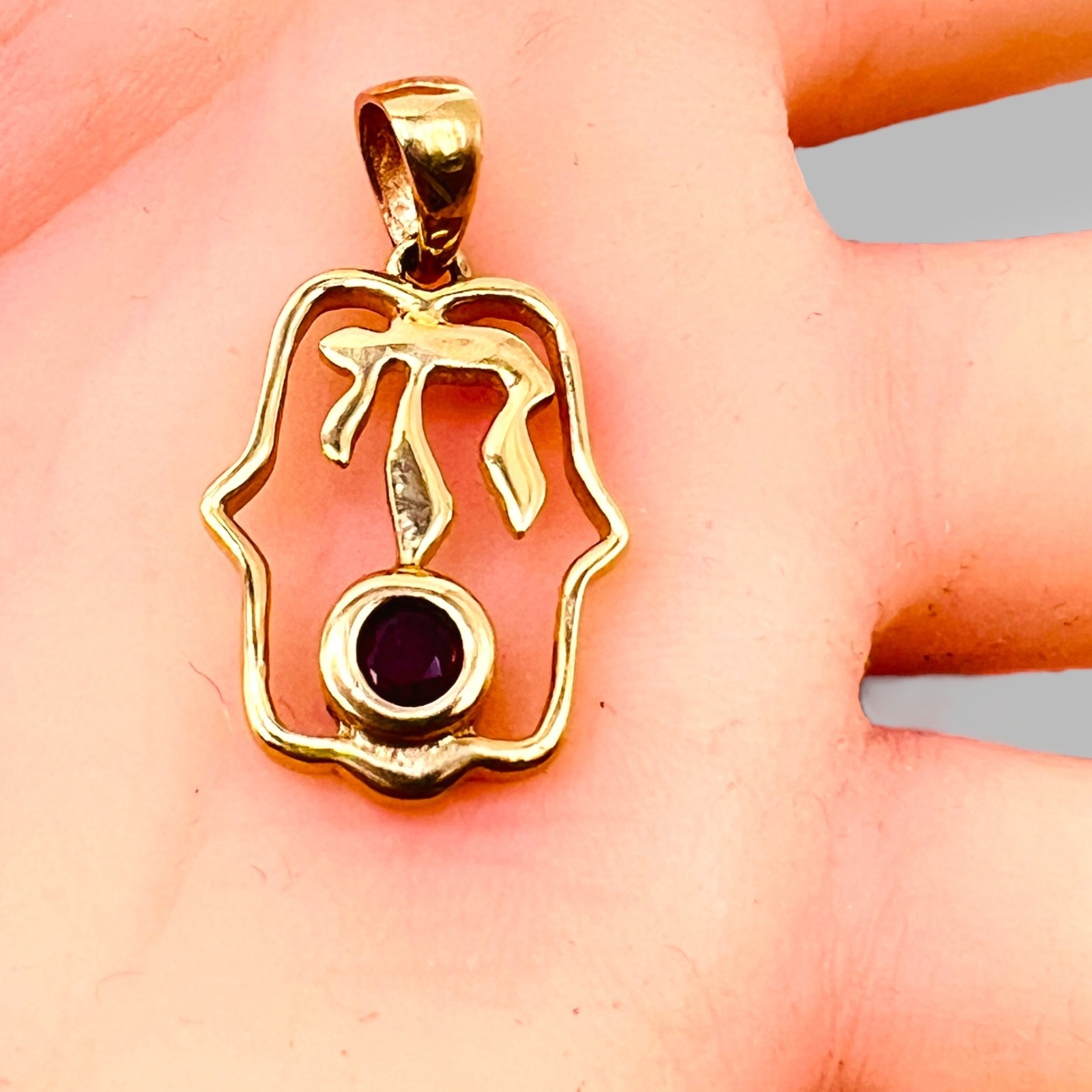 Solid 14k Yellow Gold Ruby Hamsa Chai Pendant Charm 2.68 Grams