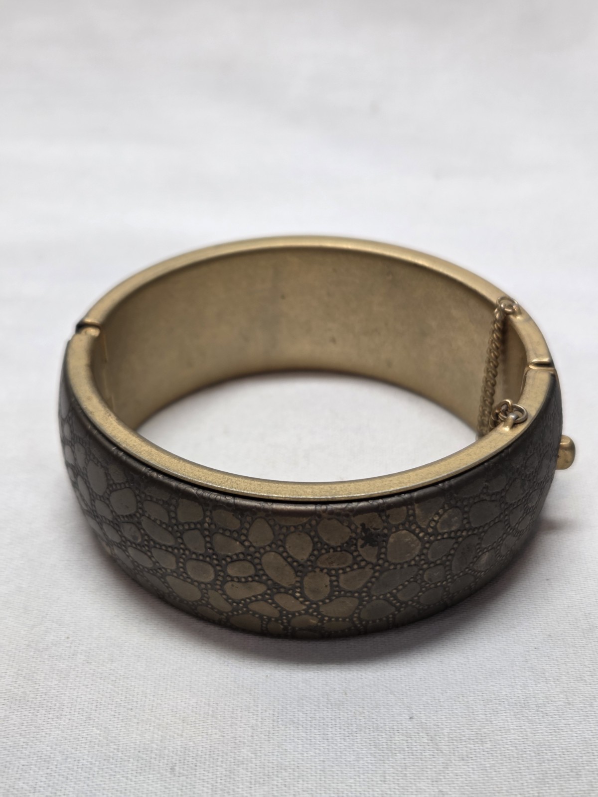 Vintage Brass Metal Bangle Bracelet Push Lock Safety Chain Round