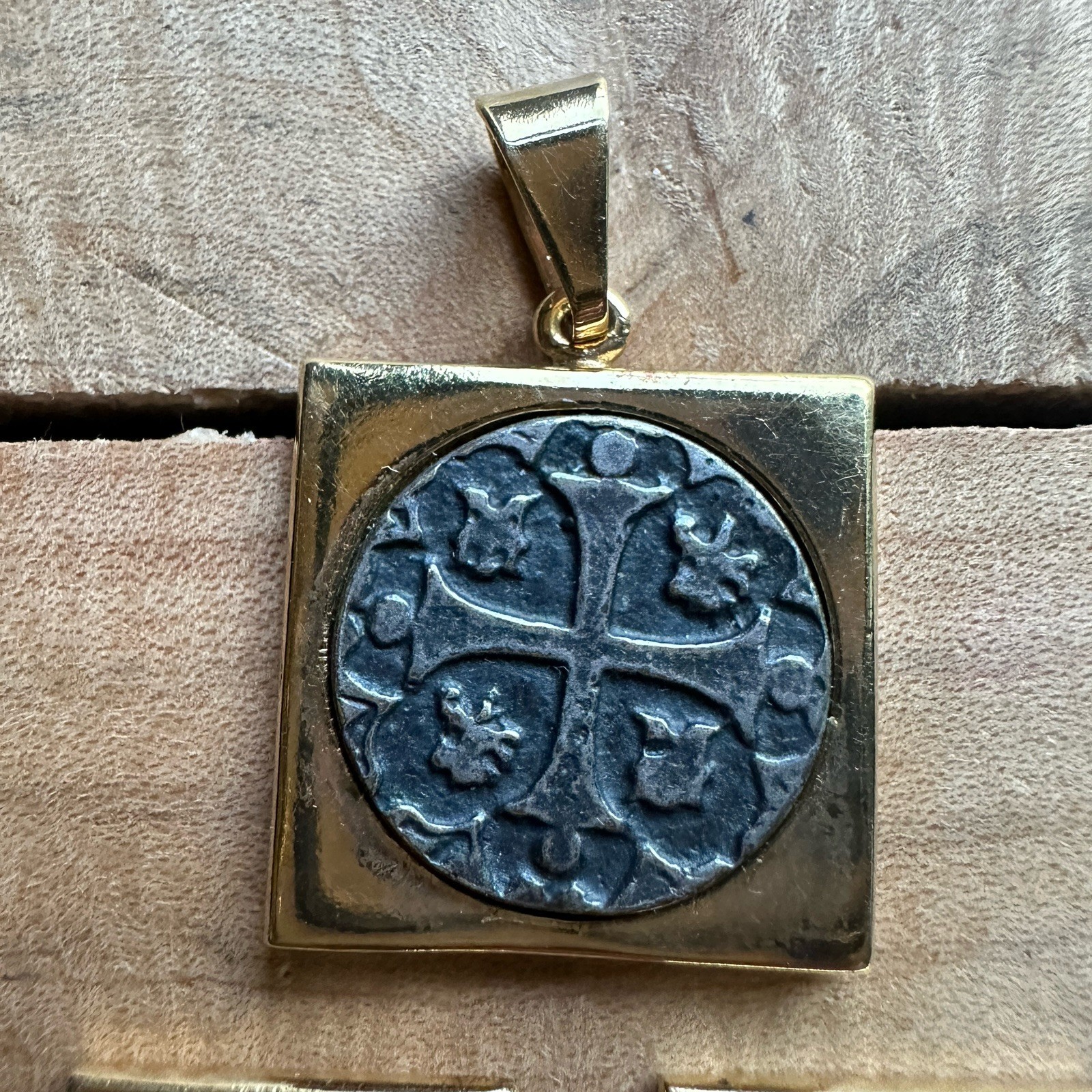 Replica Spanish Atocha Shipwreck Coin Pendant 1.2 Inch Match Earrings Gold Plate