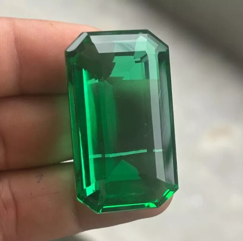 Green Color 125+ Ct Natural Emerald Emerald Cut Loose Gemstone