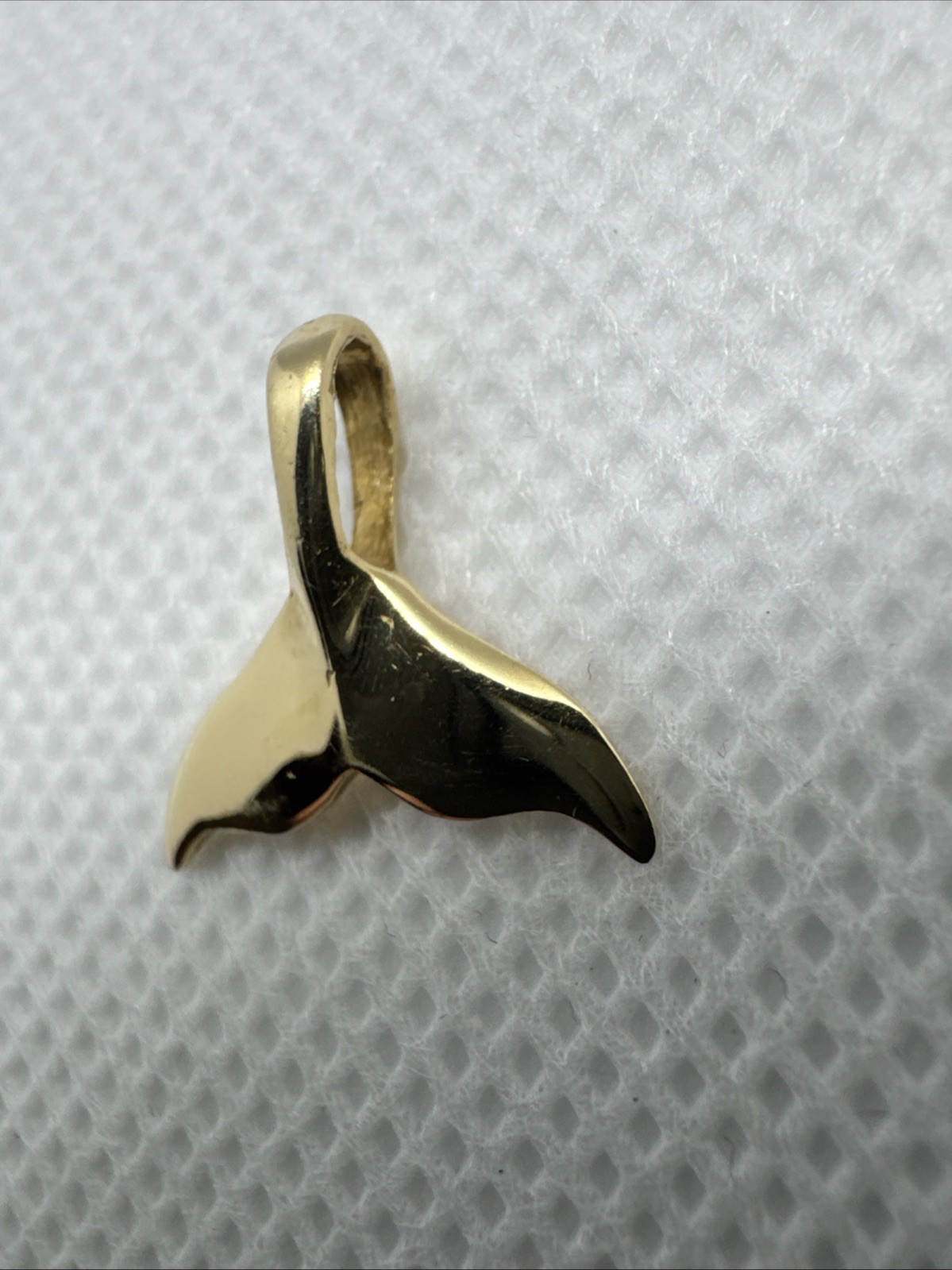 14K Yellow Gold Whale Tail Pendant Nautical Ocean Charm Alaska 0.78g