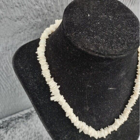 White Puka Shell Beaded Necklace 16″ 60s Style Hippie Choker Retro Beach