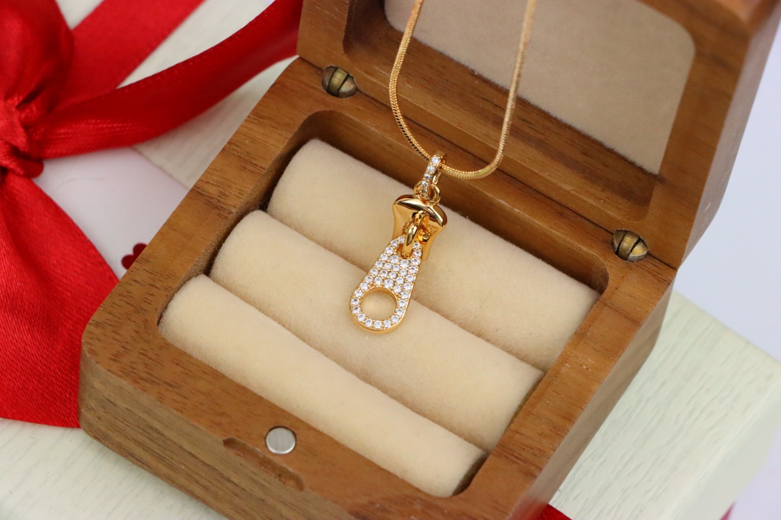 with Sparkling Stones, XPPT1477 Stylish Rose Gold Zipper Shape Pendant