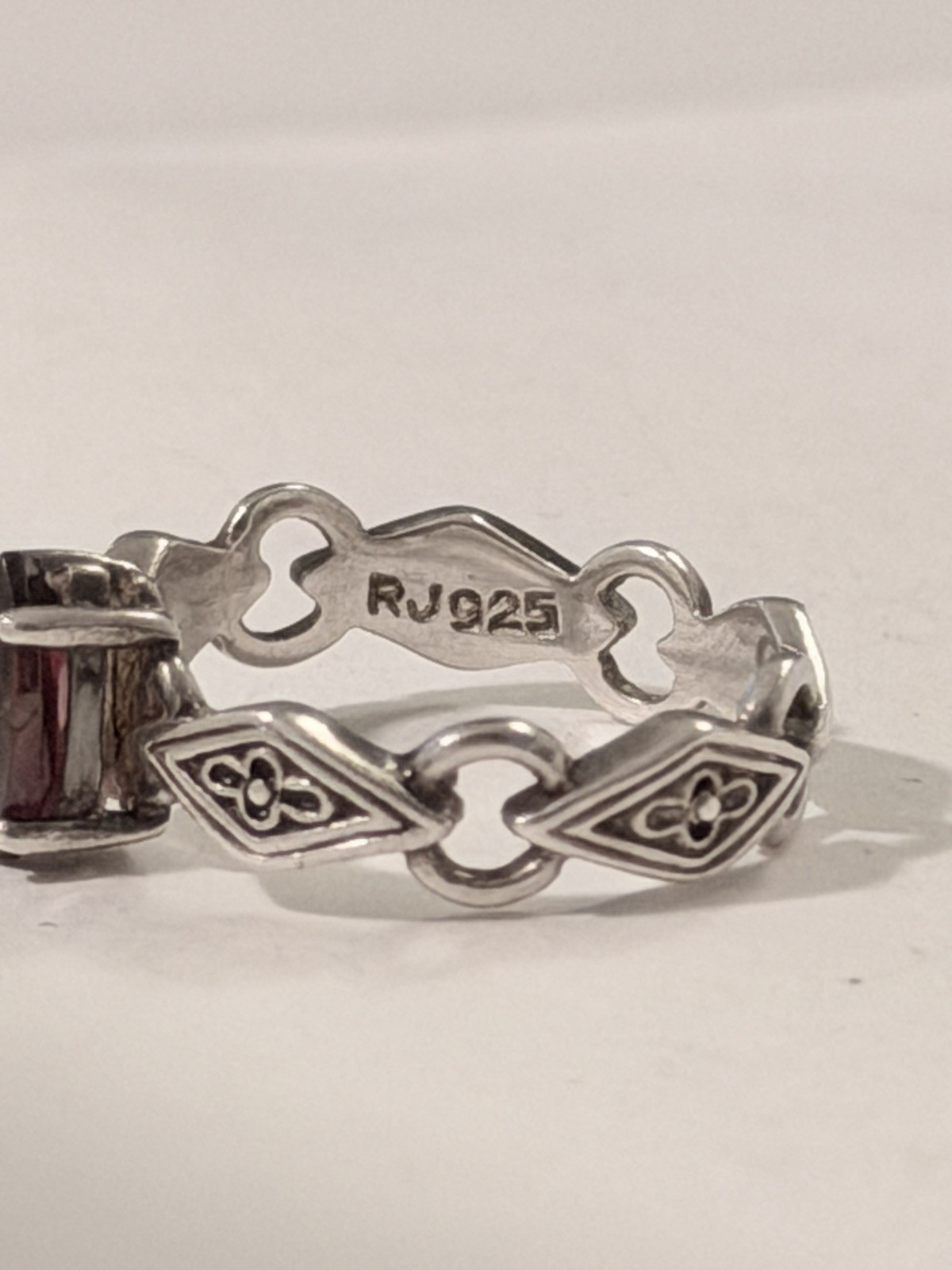 Avon RJ Graziano Sterling Silver Garnet Link Ring Size 5 925 Vintage Birthstone