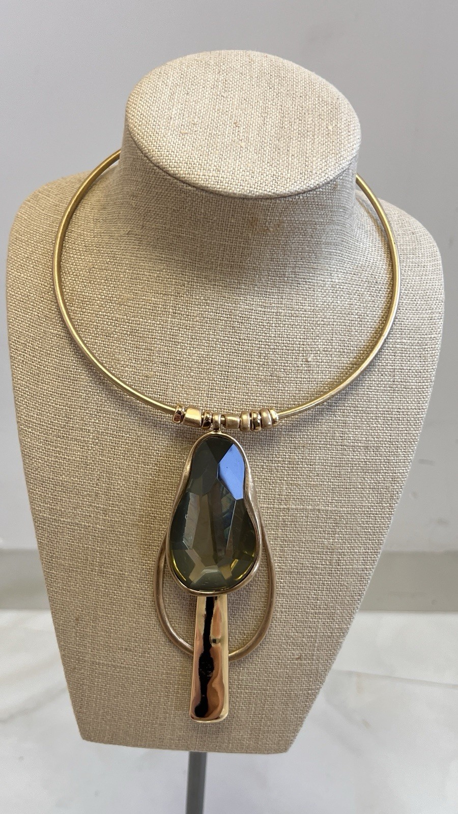Elo Soho gold plated collar Necklace smoky gray crystal statement pendant