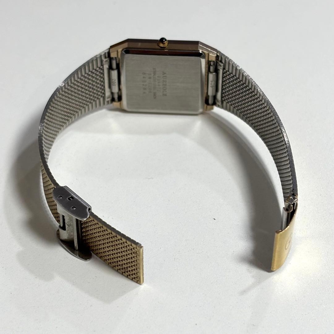 Aureole Quartz Gold Dial Wristwatch