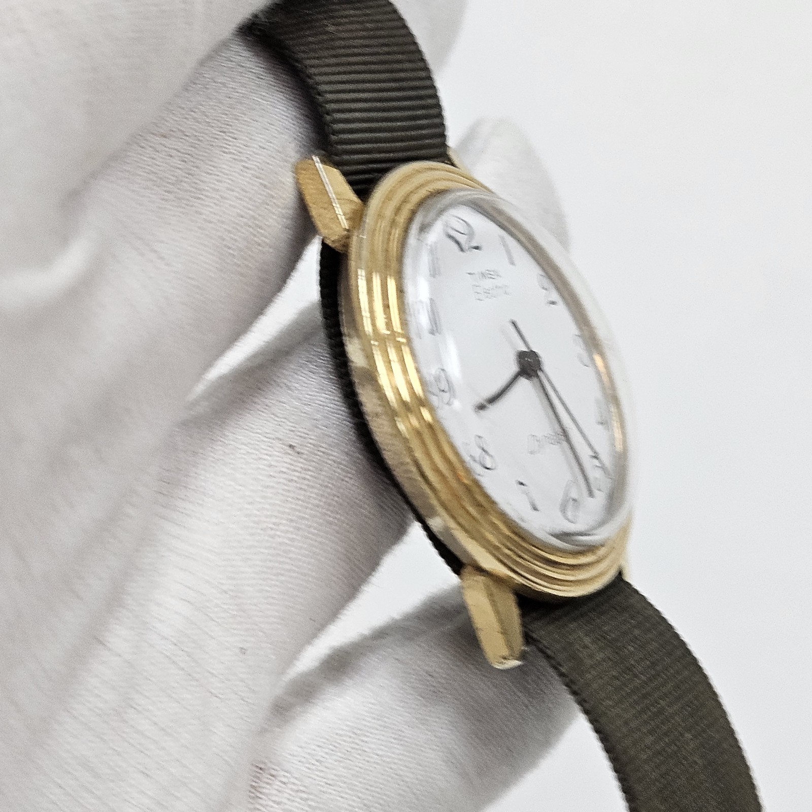 VINTAGE TIMEX ELECTRIC DYNABEAT CLASSIC MEN’S WATCH GOLD TONE WHITE DIAL