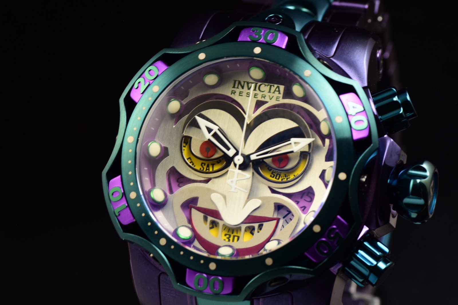 Invicta DC Comics JOKER Reserve Chrono 52.5 mm Swiss Green/Purple Ltd Ed Watch