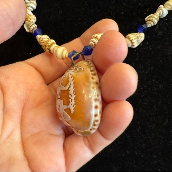 Vintage Necklace & Bracelet 2 Piece SET Carved Cameo VIRGO Conch Shell Pendant