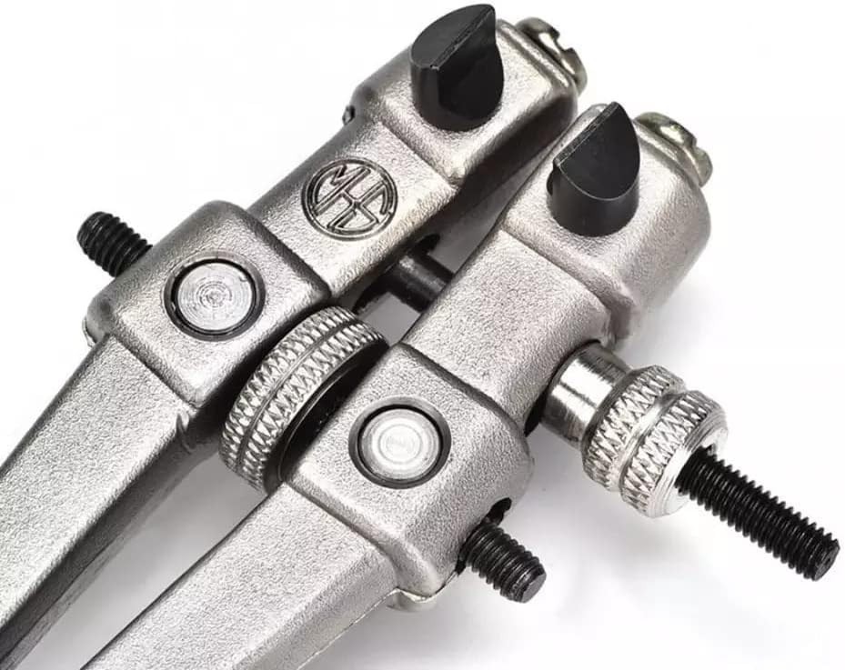 Compact & Durable Watch Back Case Opener with Included Screwdrivers – 36.5mm Max