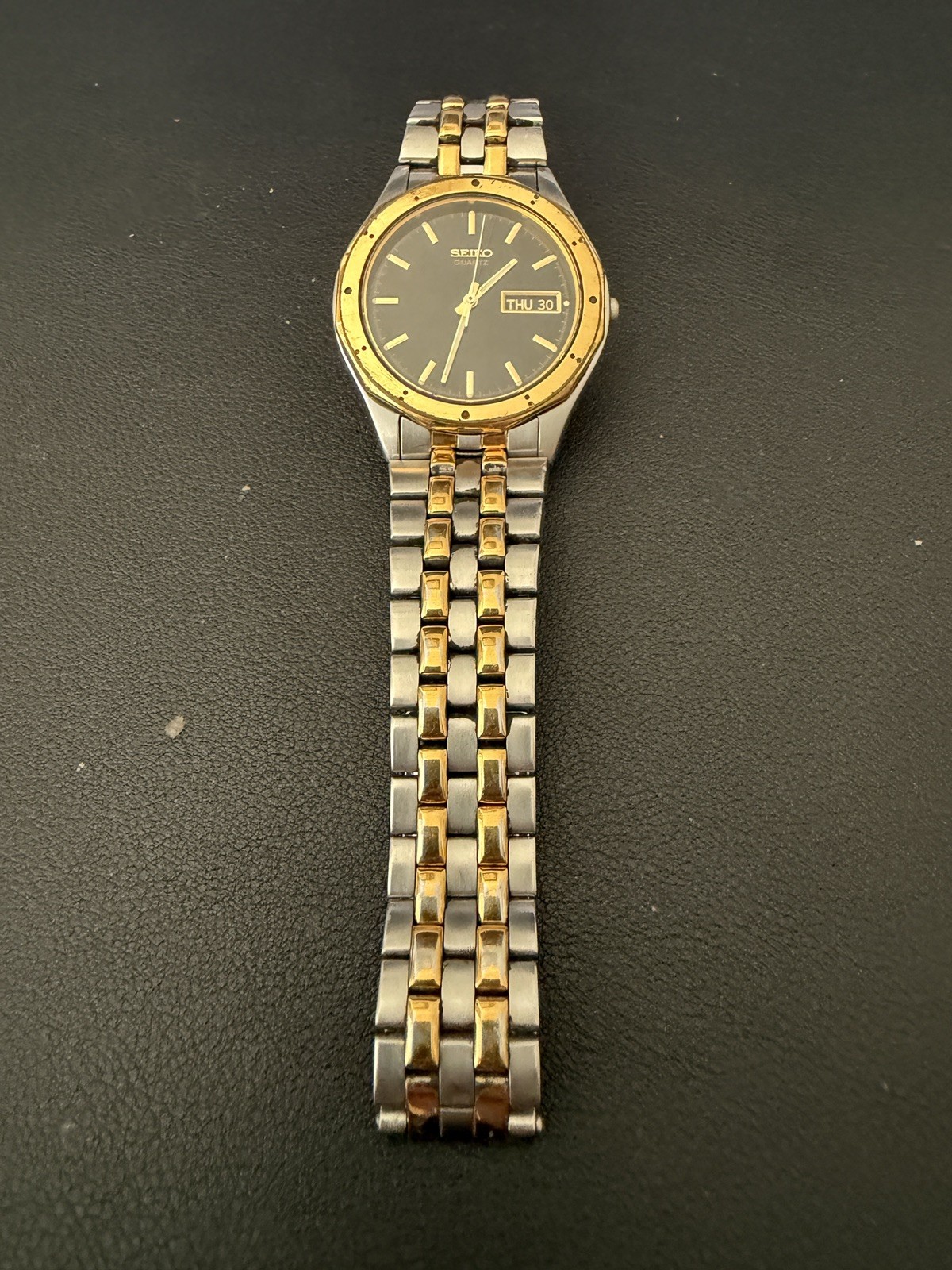 Seiko 7N43-8151 Quartz Watch Vintage 2 Tone, Day/Date Black Dial New Battery