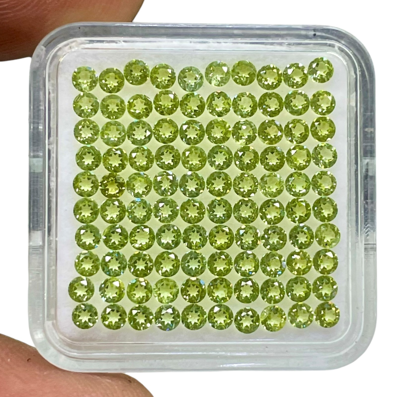 VVS 100 Pcs Natural Peridot 2.3mm Round Brilliant Cut Calibrated Loose Gemstones