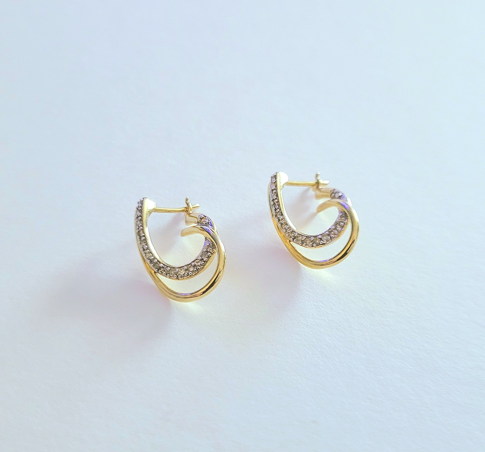10K Yellow Gold Twist Earrings w/ Pave Diamond Design 3.12 Grams