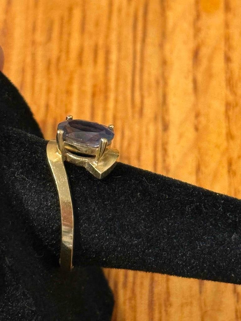 Vintage Estate 14k Yellow Gold Estate Bypass Ring – 3.0g – 8x6mm Iolite? Size 9