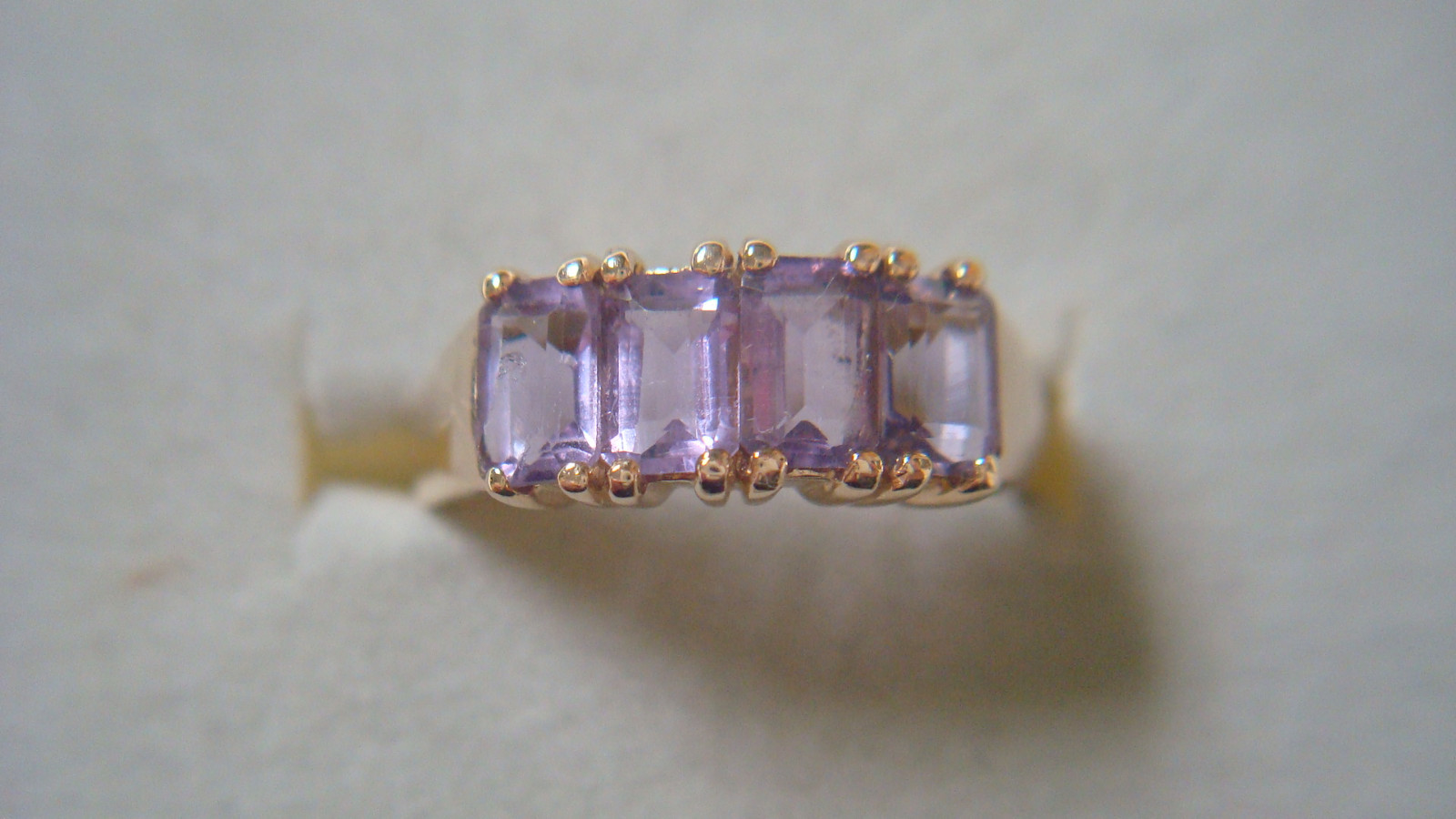 14K yg 4-Across Amethyst Ring – 3.5 Grams – Sz. 8.75 – 1.5ctw. Approx (#BBg4)