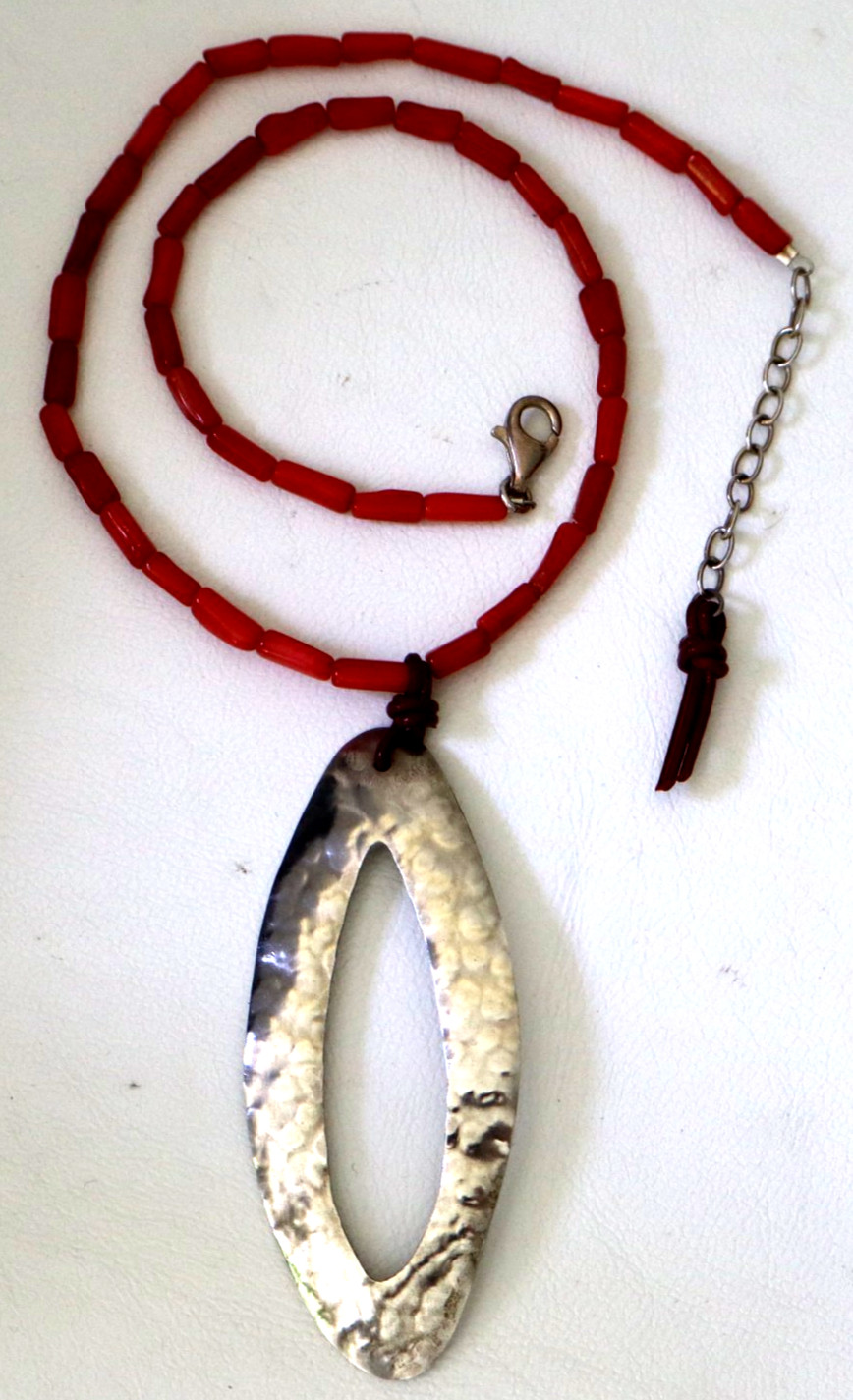 Silpada Necklace Hostess Only Red Bamboo Coral Beads Silver Oval Pendant N1167