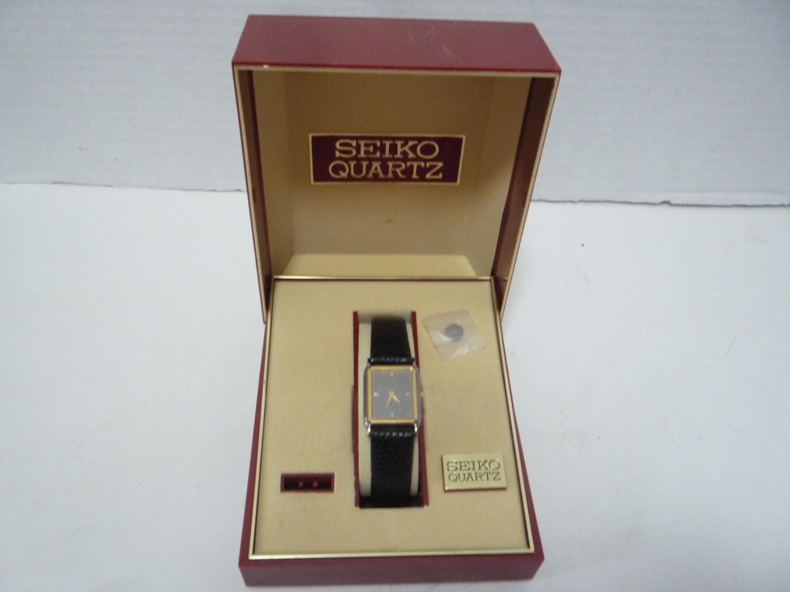 Vtg. Seiko Gold Tone Tank Quartz Women’s Watch | Battery Not Installed UNTESTED