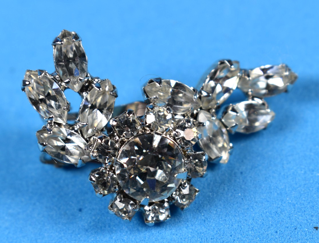 Vintage Quality Bridal Special Occasion Rhinestone Clip-on Earrings 1.5″