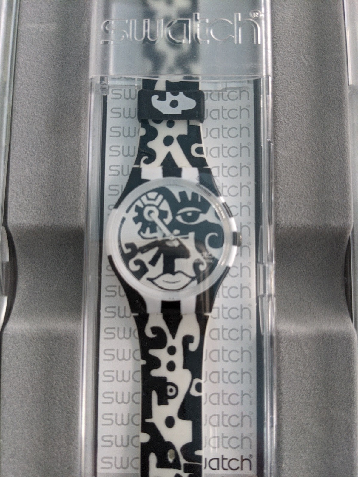 4 SWATCH WATCHES, 4 DESIGN ARTISTS LIMITED EDITION ZS40 FROM LUGANO NEW + PAPERS