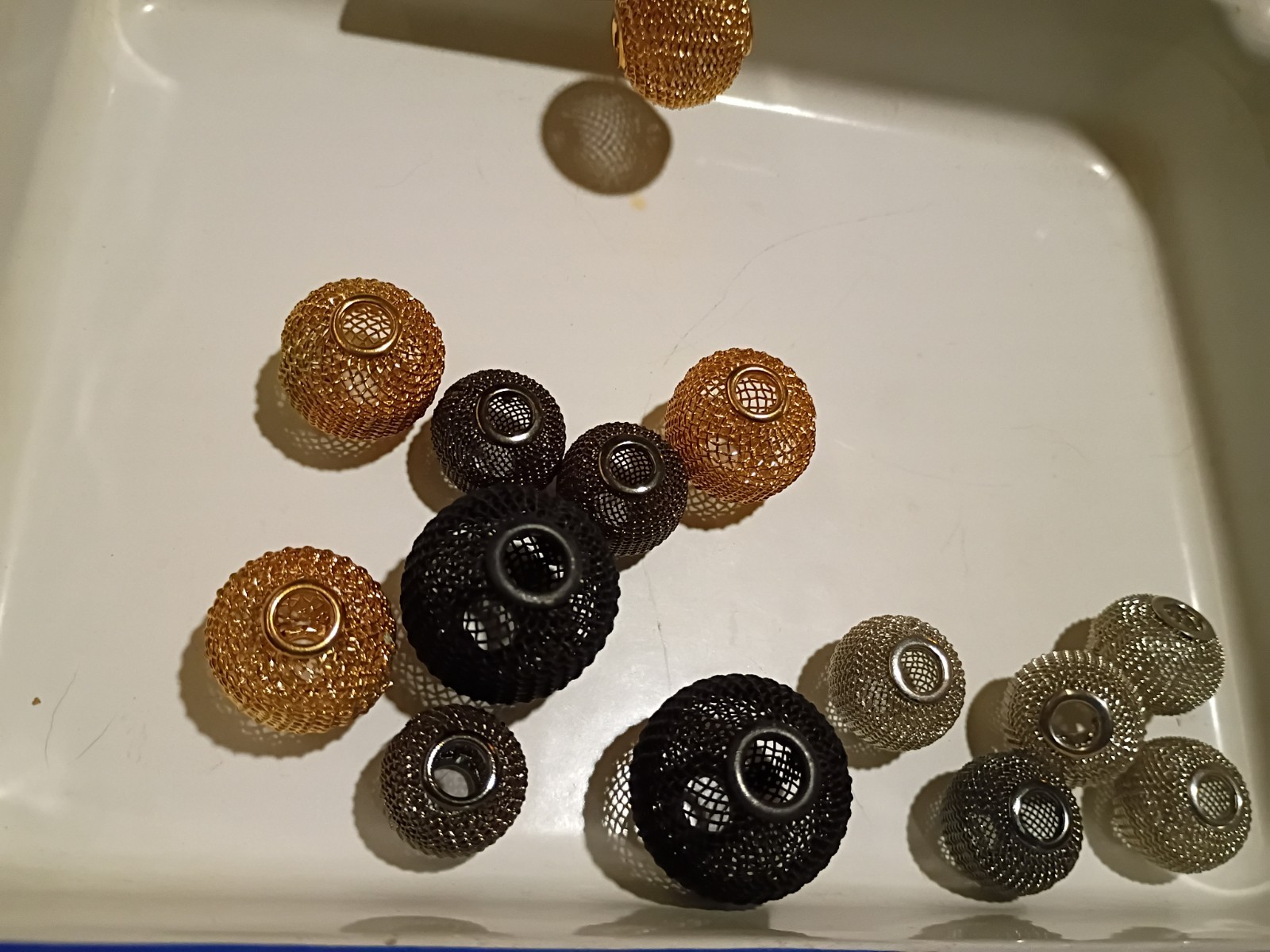 Black Silver Gold Metal Mesh Round Beads 14 pcs Large Hole 1/4 Inch Hole