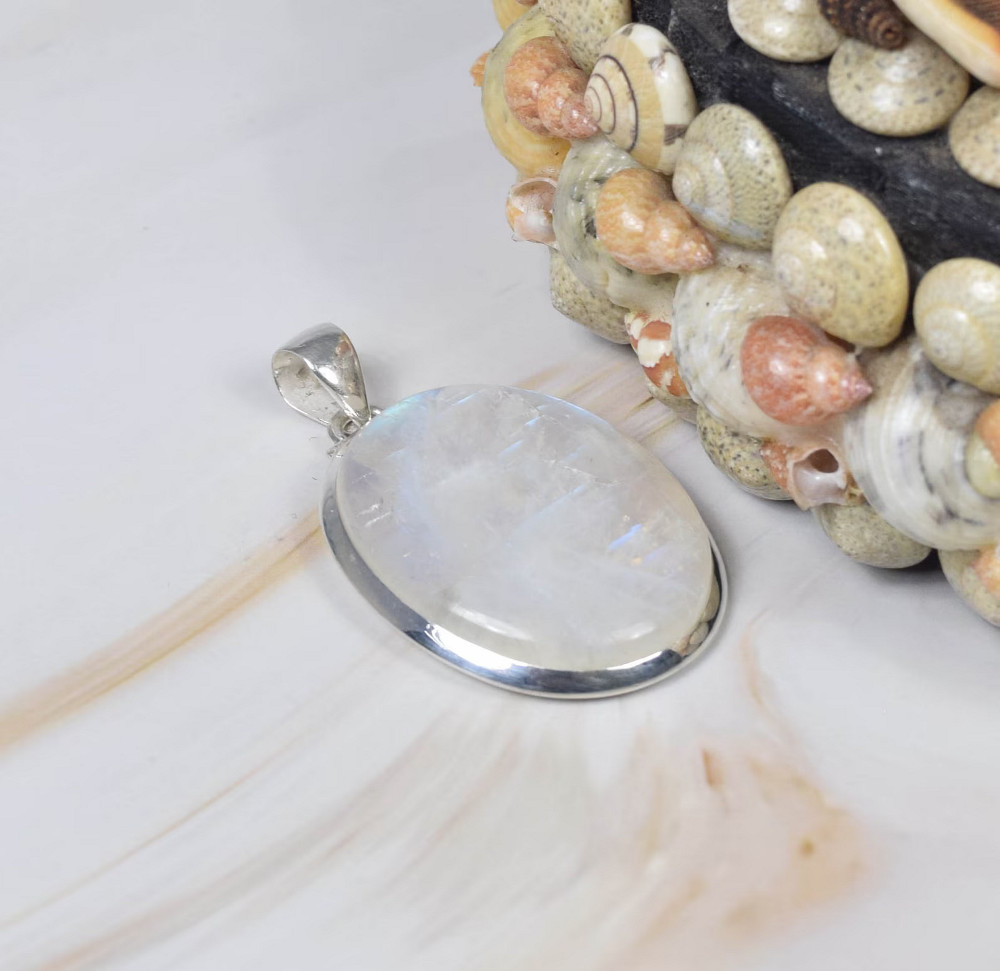 Natutal Moonstone Gemstone 925 Sterling Silver Handmade Pandant For Gift D-902