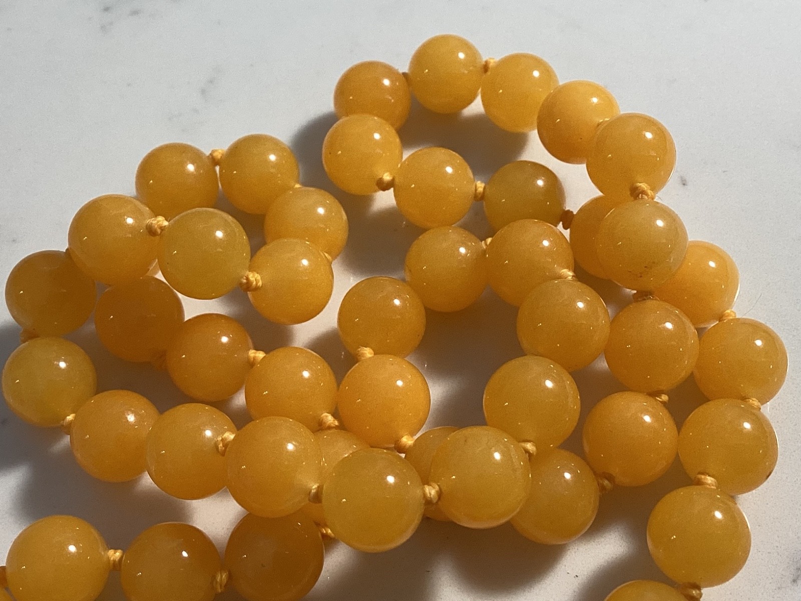 VINTAGE INCREDABLE HAND KNOTTED AMBER GLASS BEAD NECKLACE MUST SEE NO RESERVE