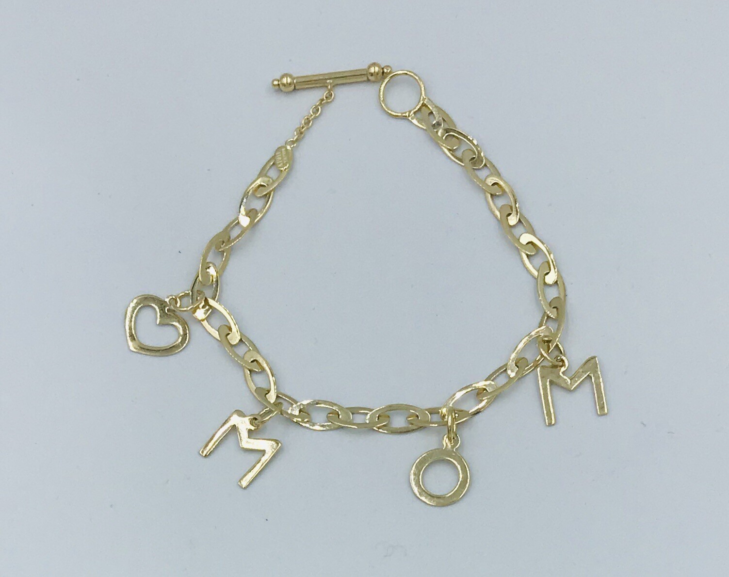 14k Gold 6.3 gram Bracelet LOVE MOM.