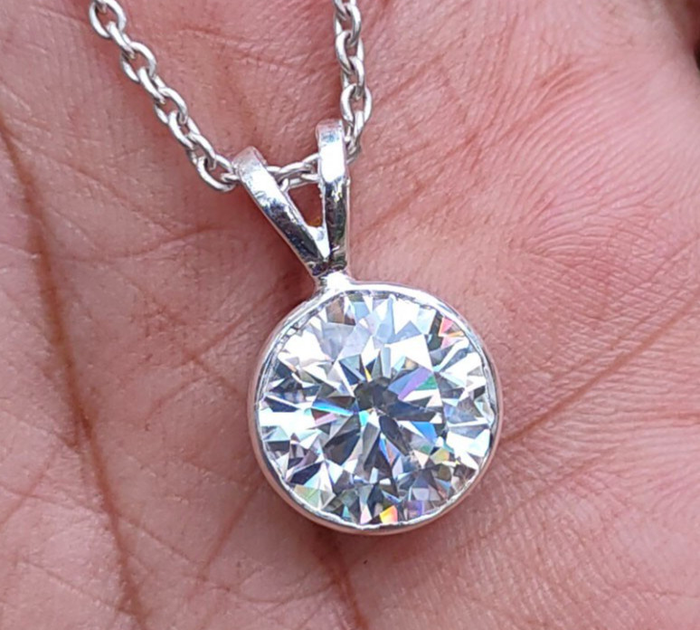 RARE 10.00 Ct White Diamond Solitaire Pendant Necklace-Tariff Free