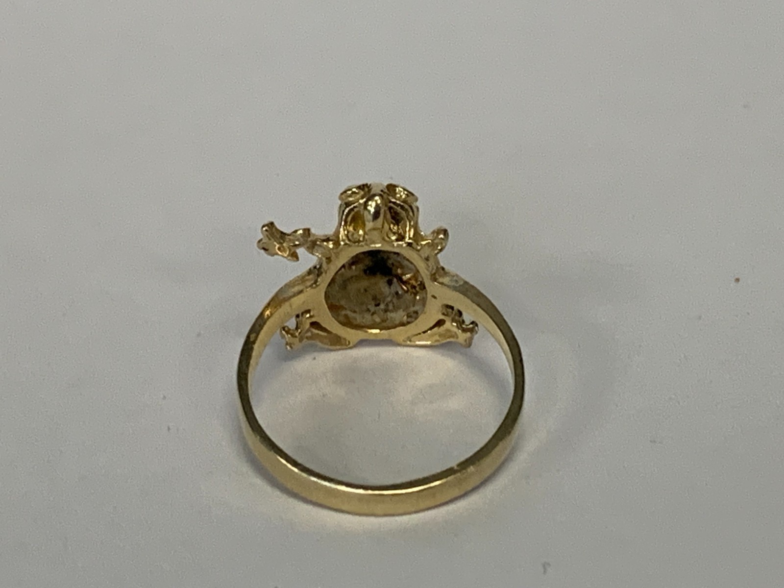 14K Yellow two tone Gold Frog Ring ruby eyes SZ 6.25 -3.2 grams-
