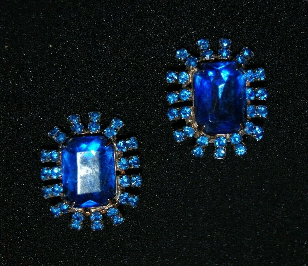 ELEGANT VTG COUTURE LARGE BLUE CRYSTALS SILVERED METAL STATEMENT CLIP EARRINGS