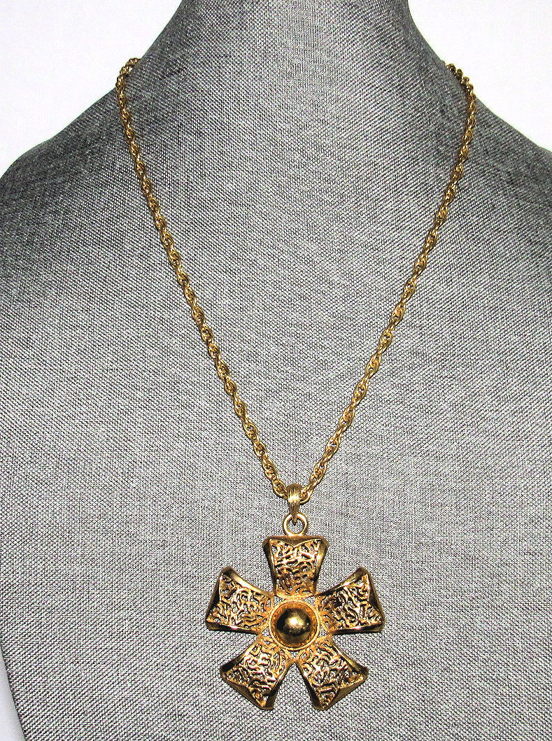 Vintage Roget TM Star Flower Pendant Necklace Gold Tone Filigree Starburst