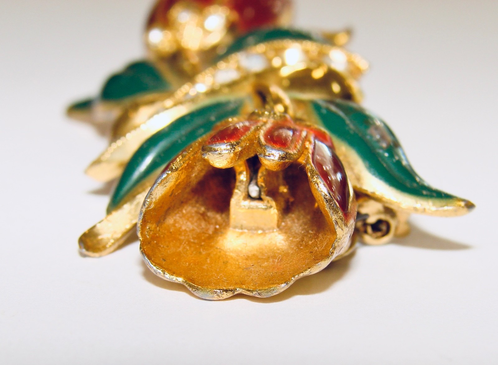 VINTAGE Enamel Camelia Brooch Clip CORO Duette Signed Pt 1852188 Adolph Katz