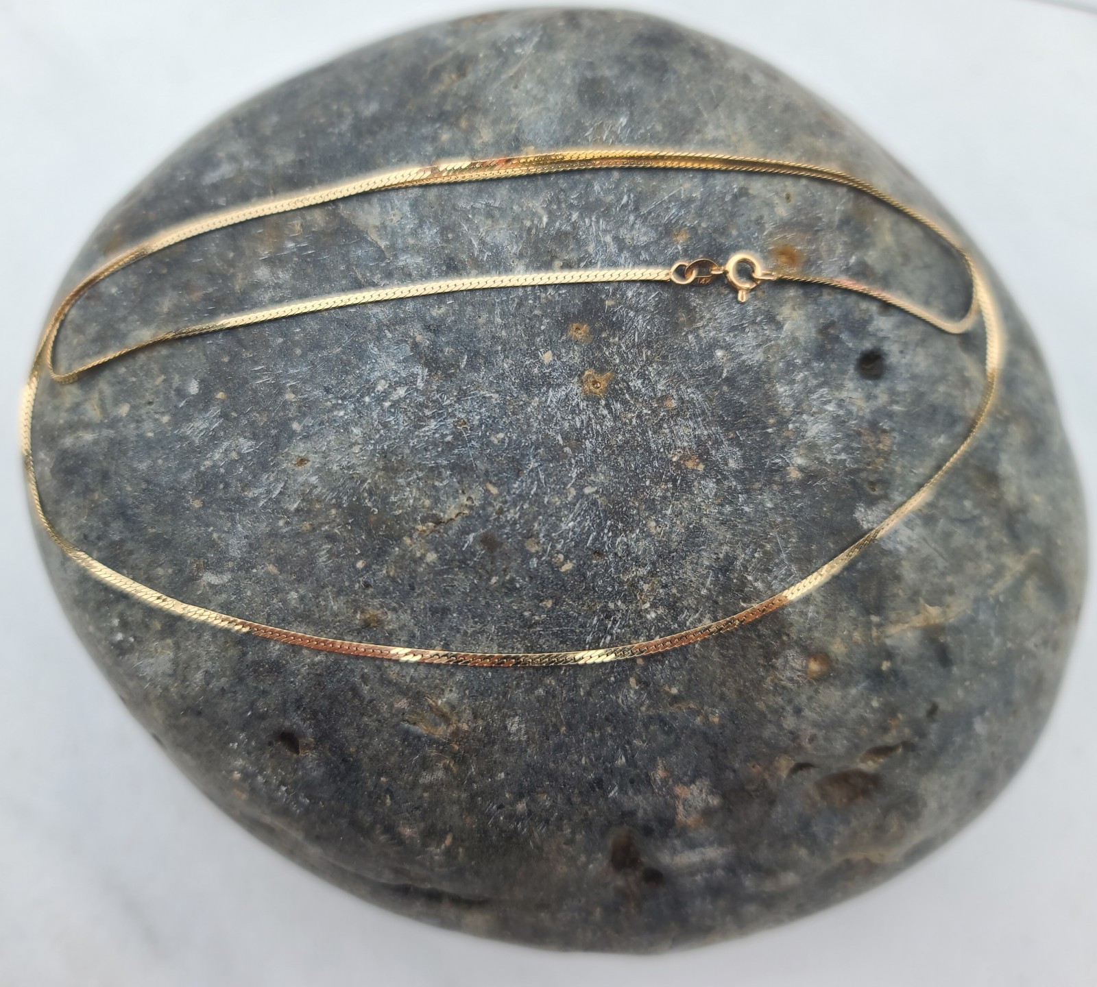 14k Solid Yellow Gold Herringbone Chain Necklace 24″L x 1.3mm wide 2.8g